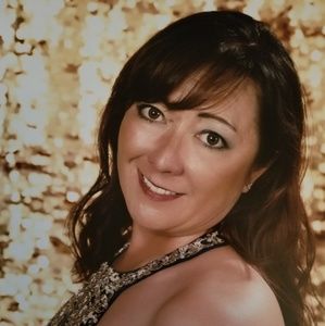 Meet your Posher, Cynthia